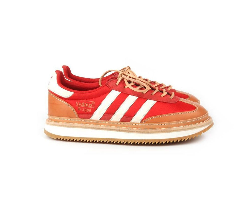 2 pairs of exclusive customized sneakers, consultation and developing