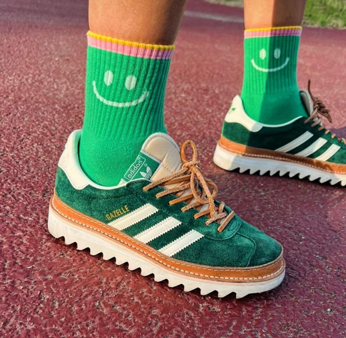 ADIDAS - GAZELLE W/ SHARK SOLE